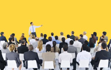 İnsanlar seminer konferans sunum kavramı