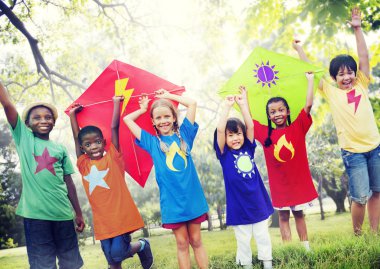 Çocuk oyun uçan uçurtma