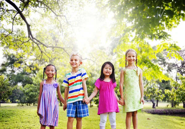 Çocuklar dostluk, mutluluk kavramı — Stok fotoğraf