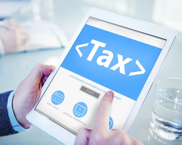 Электронный онлайн-платеж налогов — стоковое фото