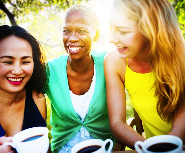 Girl friends having coffee break — Stock Photo, Image