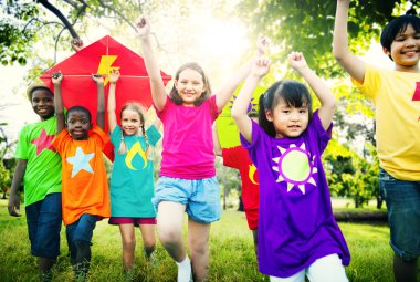 Çocuk oyun uçan uçurtma