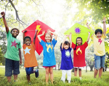 Çocuk oyun uçan uçurtma