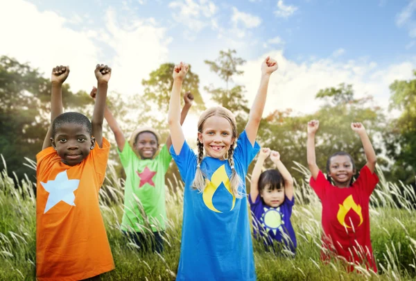 Diversité enfants amitié — Photo