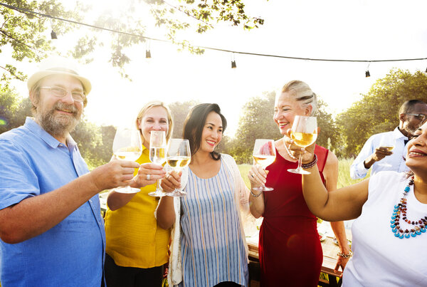 Grupo de personas en el picnic — Foto de Stock