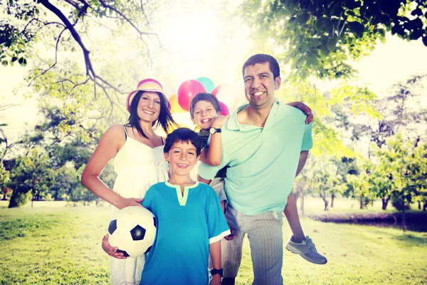 Familia Felicidad Padres Vacaciones — Foto de Stock