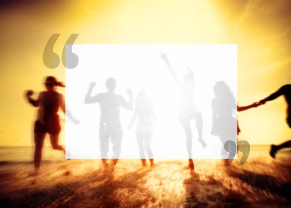 Happy friends having fun on the beach — Stock Photo, Image