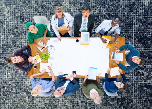 Gruppe av leger om møtekonseptet – stockfoto