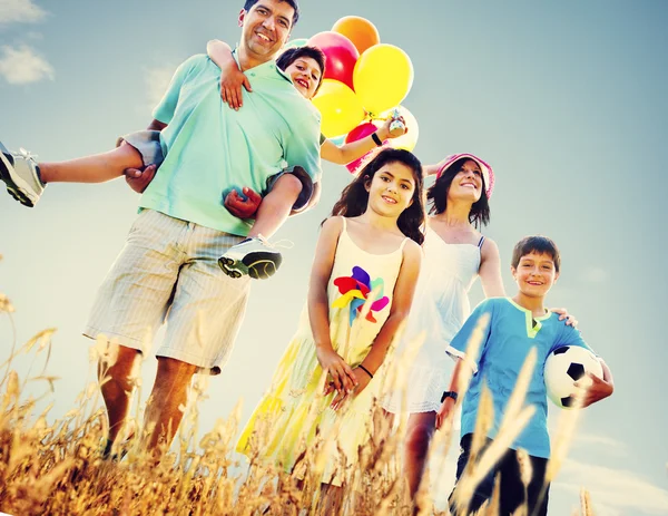 Familia Felicidad Padres Vacaciones — Foto de Stock