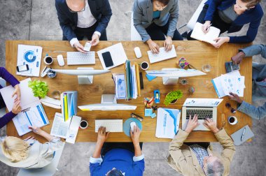 Ofiste çalışan iş adamları