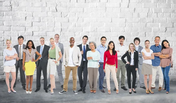 Diversidad personas de pie juntas — Foto de Stock