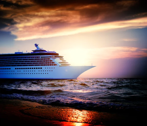 Yacht Cruise Ship at Sea — Stock Photo, Image