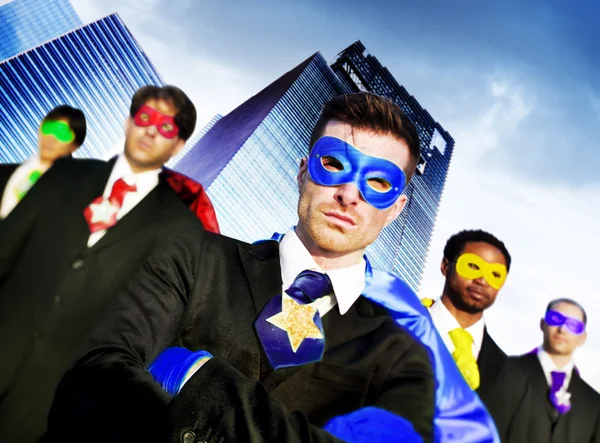 Podnikatelé v superhrdina kostýmy — Stock fotografie