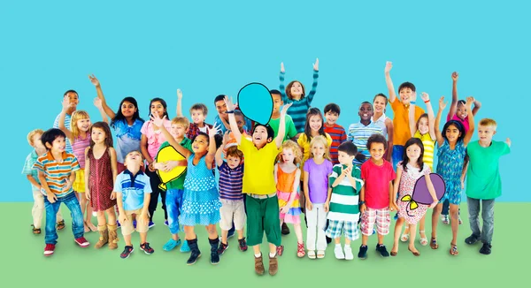 Adorables niños sonrientes — Foto de Stock