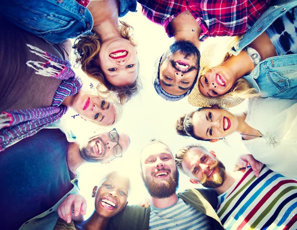 Vrienden en geluk strand zomer Concept — Stockfoto