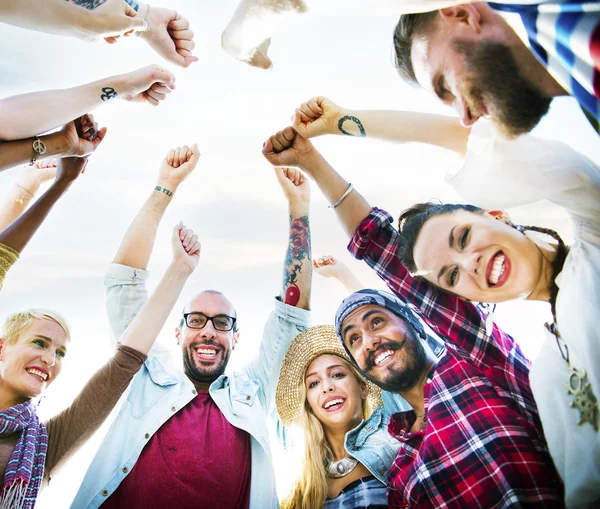 Amigos juntos y concepto divertido —  Fotos de Stock