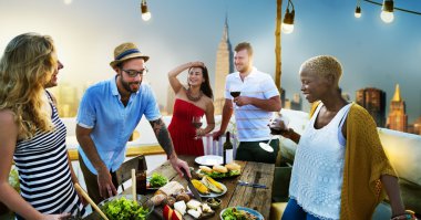 Yaz Partisi çatı üzerinde