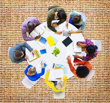 farklı insanların bir takım içinde çalışma grubu