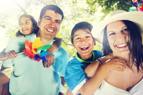 Familia Felicidad Padres Vacaciones — Foto de Stock