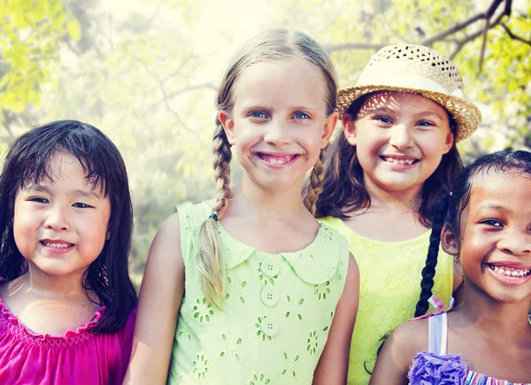 Kinderen vriendschap, geluk Concept — Stockfoto