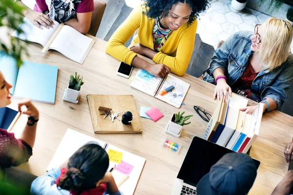 Business people brainstorming in office — Stock Photo, Image