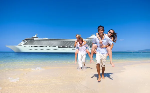 Summer Couple at Island Beach Concept — Stock Photo, Image