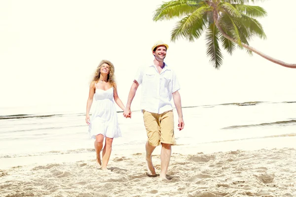 新婚旅行の夏のビーチのデート コンセプト — ストック写真