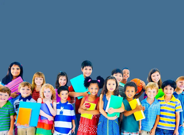 Adorables niños sonrientes — Foto de Stock