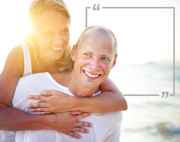 Paar huwelijksreis in tropisch strand Concept — Stockfoto