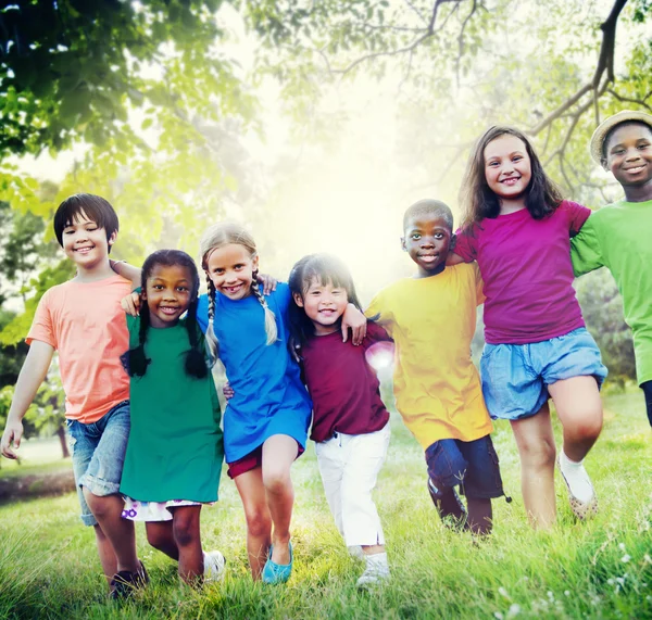 Kinderen vriendschap en eenheid — Stockfoto