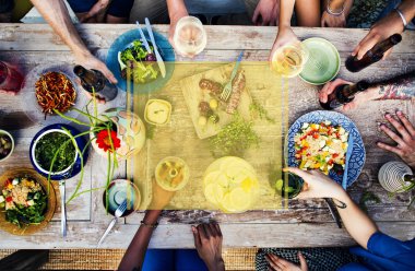 Yiyecek ve içecek masada