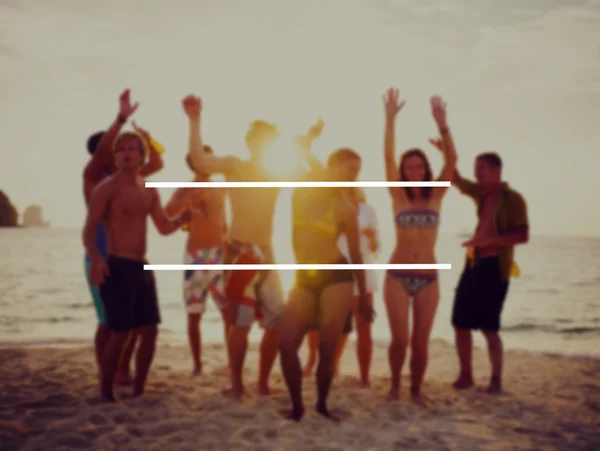 Nyári együttlét és a barátság, a nyaralás koncepció — Stock Fotó
