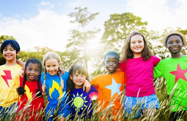 Kinderen vriendschap en eenheid — Stockfoto