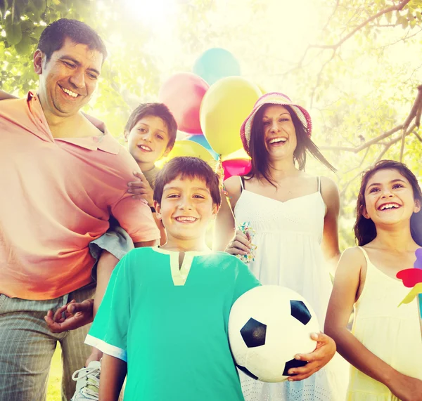 Familia Felicidad Padres Vacaciones — Foto de Stock