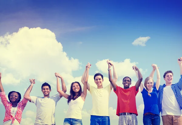 Grupo de Amigos Ganando el Concepto de Victoria — Foto de Stock