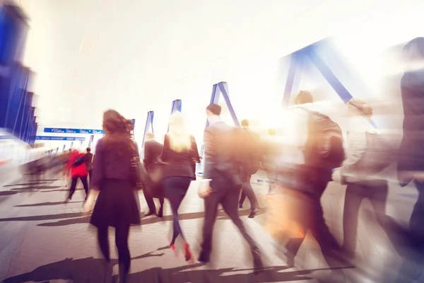 Silhouettes of Business People Walking — Stock Photo, Image