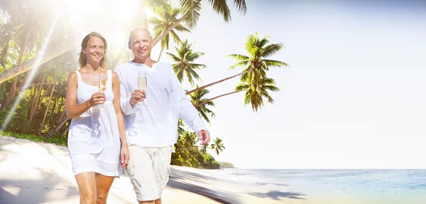Couple Honeymoon at Tropical Beach Concept — Stock Photo, Image