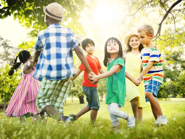 Kinderen vriendschap, geluk Concept — Stockfoto