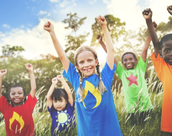 Diversión y felicidad de los niños —  Fotos de Stock