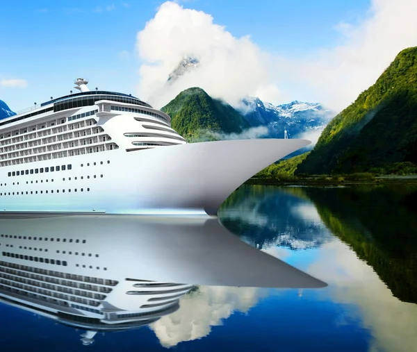 Yacht Cruise schip op zee — Stockfoto