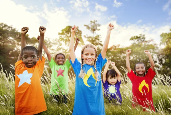 Kinderen plezier en geluk — Stockfoto