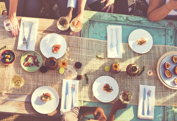 Farklı insanlar açık havada