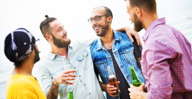 Arkadaşlar birlikte kavramı içme