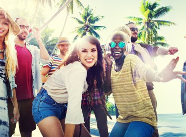 Yaz plaj partisi konsepti de arkadaşlar