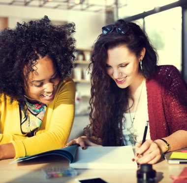 Proje için ekip çalışması kavramı toplantı arkadaşlar