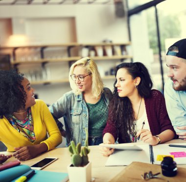 İnsanlar toplantısında, iletişim kavramı
