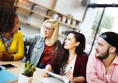 İnsanlar toplantısında, iletişim kavramı