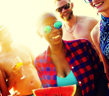 İnsanlar kavramı dans Beach partide