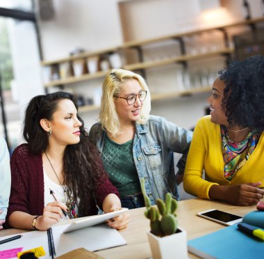 Proje için ekip çalışması kavramı toplantı arkadaşlar