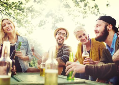 Arkadaşlar kavramı asılı